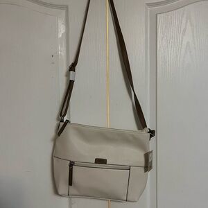 NWT Roots Chic Cream Crossbody Bag